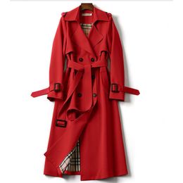 Женские траншеи дизайнерские дизайнерские осенние мода Элегантное пальто пояса Женщины свободно