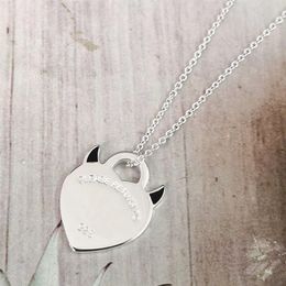 Pendant Necklaces New S925 Sterling Silver Blue Enamel Devil Heart Corner Key Necklace Ladies Simple Fashion Jewellery Couple Holida245M