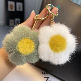 Keychains Cute Real Mink Hair Small Flower Keychain Bag Purse Car Key Ring Pendant Fashion Natural Fur Style Gifts