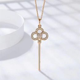High Quality Fashion Key Pendant with Diamond Sliding Petal Necklace Luxury Gift Original Packaging295q