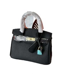 Luxury Top New Product Fashion Design Women's Classic Luxury Handbag Leather Material Fashion Versatile Crossbody Bag
