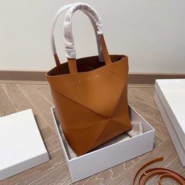 Geometrical Designer Handbags Le Bucket Bag Leather Tote Shoulder Bags Classic Fashion Small Large Folding Basket Shopping Bags Crossbody Purses 230815