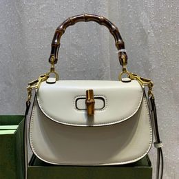 Kadın Bambu Çanta Üst Tasar Tote Çanta Lady Crossbody Moda Lüks Crossbody Bag Flip Küçük Kare Tasarımcı Çantalar Yüksek Kaliteli Çanta 675797