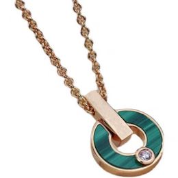 Luxury Fashion Diamond Necklace Classic Baojia Mother-of-Pearl Round Green Pendant Design Jewelry Original Packaging Gift Box266z