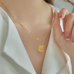 Chains 316L Stainless Steel Simple Retro Fangpai Relief Butterfly Pendant Clavicle Chain Ladies Necklace Fashion Exquisite Jewelry