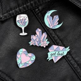European Diamond Flower Model Brooches Heart Moon Goblet Alloy Collar Pins Unisex Clothes Backpack Anti Light Buckle Badge Jewelry284R