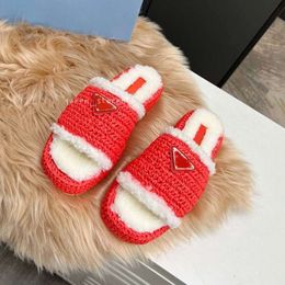 Designer Shoes Luxury Womens Slippers Ladies Winter Slides Fur Fluffy Furry Warm letters Sandals Comfortable Fuzzy Girl Flip Flop Slipper