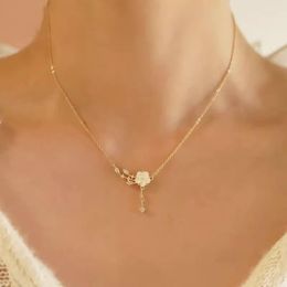 Chains Gold Colour Shiny Zircon Flower Charm Pendant Necklace For Women Girl Punk Party Jewellery Gift E545