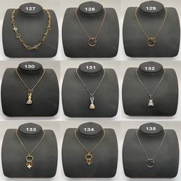 Four Leaf Clover Diamonds V Letter Pendant Necklaces Women's Sweater Chain Clavicular Necklace Wedding Jewellery Accessories Gifts Wholesale Retail Supply