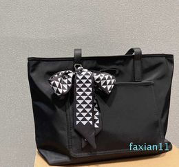 luxurys handbags Designer nylon Shopper Bags Women Nylon Handbags Elegant Simple Black Lager Tote Bag Ladies Holiday Travel Shoulder Wallet 221226