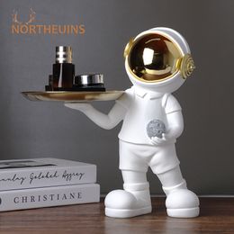 Decorative Objects Figurines NORTHEUINS Resin Creative Astronaut Porch Key Storage Living Room Desktop Tray Office Interior Decoration Object Items 230923