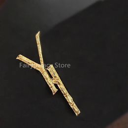 Fashion High quality Luxury Designer Men Women Pins Brooches Gold Letter Brooch Pin Suit Dress Pins for Party Nice Gift182n