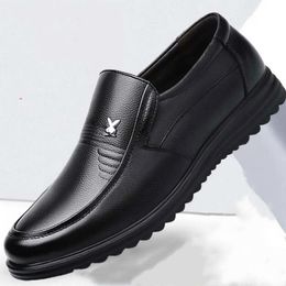 Dress Shoes Business Casual Men's Leather Patent Shoe Breathable Soft Bottom MiddleAged and Elderly Dad Men 230923
