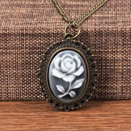 Pocket Watches Small Flower Carving Quartz Watch For Women Vintage White Rose Engraved Fob Chain Clock Ladies Old Necklace Pendant Gifts