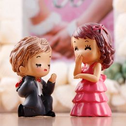 Decorative Objects Figurines 2 Pcsset Exquisite Chinese Style Ornaments Crafts Bride and Groom Dolls for Microlandscape Wedding Decorations 230923