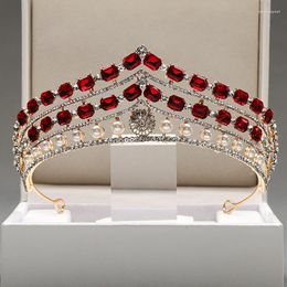 Hair Clips Itacazzo Bridal Headdress With A Red-color Lady Exquisite Prom Crown Birthday Tiaras