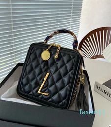 New Box Bag Luxury Designer Women's One Shoulder Crossbody Handbag Fashionable Retro Makeup Bag Large Capacity Leather Diamond Plaid Letters Simple and Versat