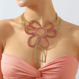Chains Fashion Elegant Pink Daisy Flower Pendant Necklace For Women Shiny Luxury Full Rhinestone Collar Chain Wedding Neck Jewelry