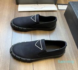 Sports Design White Black canvas Shoes Outdoor Slip-on Men Skateboard Walking Wholesale Footwear EU38-44