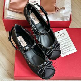 Valentine with Ballet flats Satin ballerinas tone-on-tone studs Cross Buckle Ballet Shoes Bow Rivet Flat Bottom Round Head Shallow Shoe Female shoes L0VW1