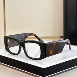 Womens Eyeglasses Frame Clear Lens Men Sun Gases Fashion Style Protects Eyes UV400 With Case 0260266E