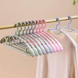 Household Hot Sale Tiktok Semicircle Arc Seamless Dip Plastic Clothes Hanger Without Drum Package for Adults