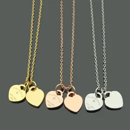 Designer-Luxus-Doppelherz-Halsketten-Anhänger, Großhandel, Weihnachtsgeschenk, Edelstahl, Damen-Hohlbuchstaben, Liebes-Pfirsich-Herz-Schmuck in Gold, Roségold, Silber