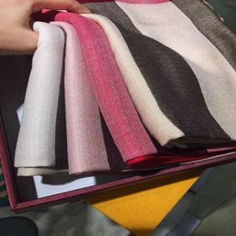 2022 woman Scarves Wraps Winter thick cashmere scarf Patchwork Plaid shawl 180 x70 cm304d