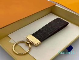 Luxury designer Keychain top quality Buckle lovers Car keyring Handmade Leather Designers Keychains Men Women Bag key rings Pe4698498