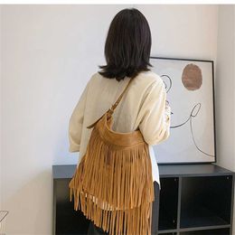 Fashion Women Shoulder Bag Solid Tassel Trending Cross Body Bag Tassels Suede Faux Fur Fringe Messenger Handbags 220923