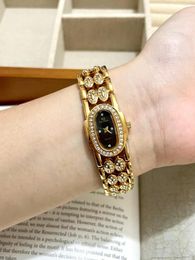Wristwatches Top Luxury Elegant Women's Gold Watch Niche Fashion Full Diamond Strap Retro Personalized