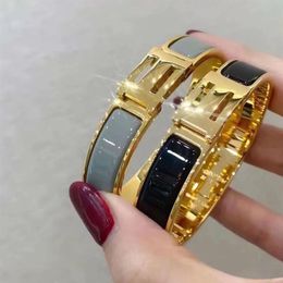 Designers bracelet luxury bracelets solid colour letters Bangle trend metal sense couple bracelets temperament high quality versat260A