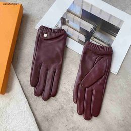 23ss sheepskin Gloves for women Warm plush lining Mittens fashion leather girl Five Fingers Gloves Winter Gift Including box