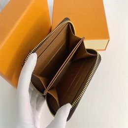 Designers wallets Classic Button Women men short style Zipper Wallets Soft Leather Textured Fashion Wallet Coin Purse Card Case Ho231N