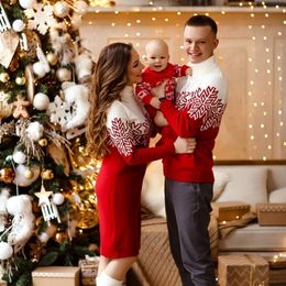 Family Matching Outfits Christmas Look 2023 Winter Dad Kids Turtleneck Full Sleeve Sweater Mom Knit Dress Soft Warm Thicken Jumpers Knitwear 230925