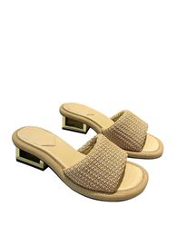2023 Vendita calda Pantofole firmate Pantofole Sandali slip on intrecciati con scivolo a forma triangolare Classica scarpa da spiaggia kaki con scatola