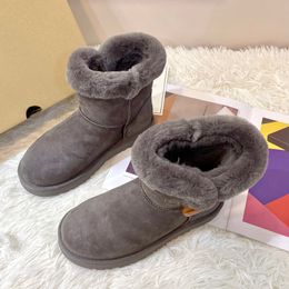 Boots New Women Flat Sole Boots Luxury Designer Classic Colour Paired with Cow Horn Buckle Snow Boot At The Top Suede Design Non slides and Warm Ladies Winter Booties