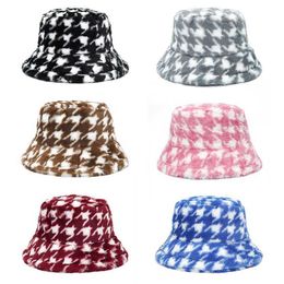 Stingy Brim Hats Warm Buckethats Luxury Winter Outdoor Vacation Men Women Panama Hat Houndstooth Thickened Soft Faux Fur Rabbit Fisherman Cap 230916