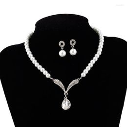 Chains Luxury Pendant Vintage Pearl Necklaces Earrings Set Women Elegant Charm French Romantic Style Clavicle Chain Commemorative Gift