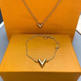 Luxury bracelets brand necklace pendant letter V Ljia designer fashion jewelry man cjeweler letter plated gold silver chain for men woman trendy tiktok wholesales