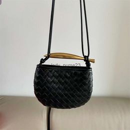 Moon Sardine Purse Bags Lady Cassette Bvbag Tooth Veneeta Designer Bag Classic Woven 2023 Handbag Spring Summer New Cowhide Design Metal Half X8t9