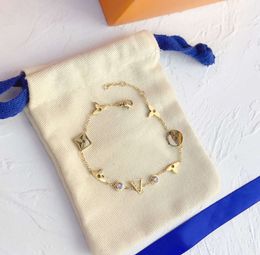 Fashion Style Bracelets Women Bangle Wristband Cuff Chain Designer Letter Jewellery Crystal 18K Gold