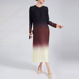 Ethnic Clothing Crew-Neck Long Sleeve Temperament Matching Pleated Long Dress