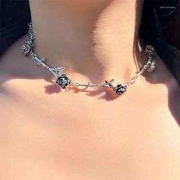 Choker Fashion Vintage Camellia For Women Elegant Retro Rose Flower Short Metal Collar Necklace Jewelry Accessories