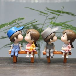 Decorative Objects Figurines 1set Cartoon Lovely Couple Chair Resin Figurines Miniatures Fairy Garden Home Decor Desk Garden Decorative Craft 230925