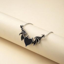 Choker Halloween Demon Wing Necklace Women Pendant Heart Shape Personality Black Gold Tone Creativity Clavicle Chain Hip-Hop Jewellery