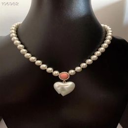 Luxury Brand Logo Pendant Necklace White Heart Pearl Charm Beads Chain Short For Designer Women Jewelry206y