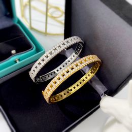 Bracelet designer bracelet luxury bracelet designer letter Solid Colour Diamond Design women bracelet Airy Versatile Style Christmas Gifts Jewelry great box