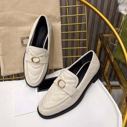 Casual shoes, shoes men and women, popular shoes, classic white and black shoes men women1