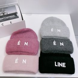 Beanie Kış Örme Şapka Tasarımcı Erkek Kapak Klasik Desen Kadınlar Yeni Mektup Sıcak Moda Eşleştirme Çiftleri Yün Casquette Cap Bonnet